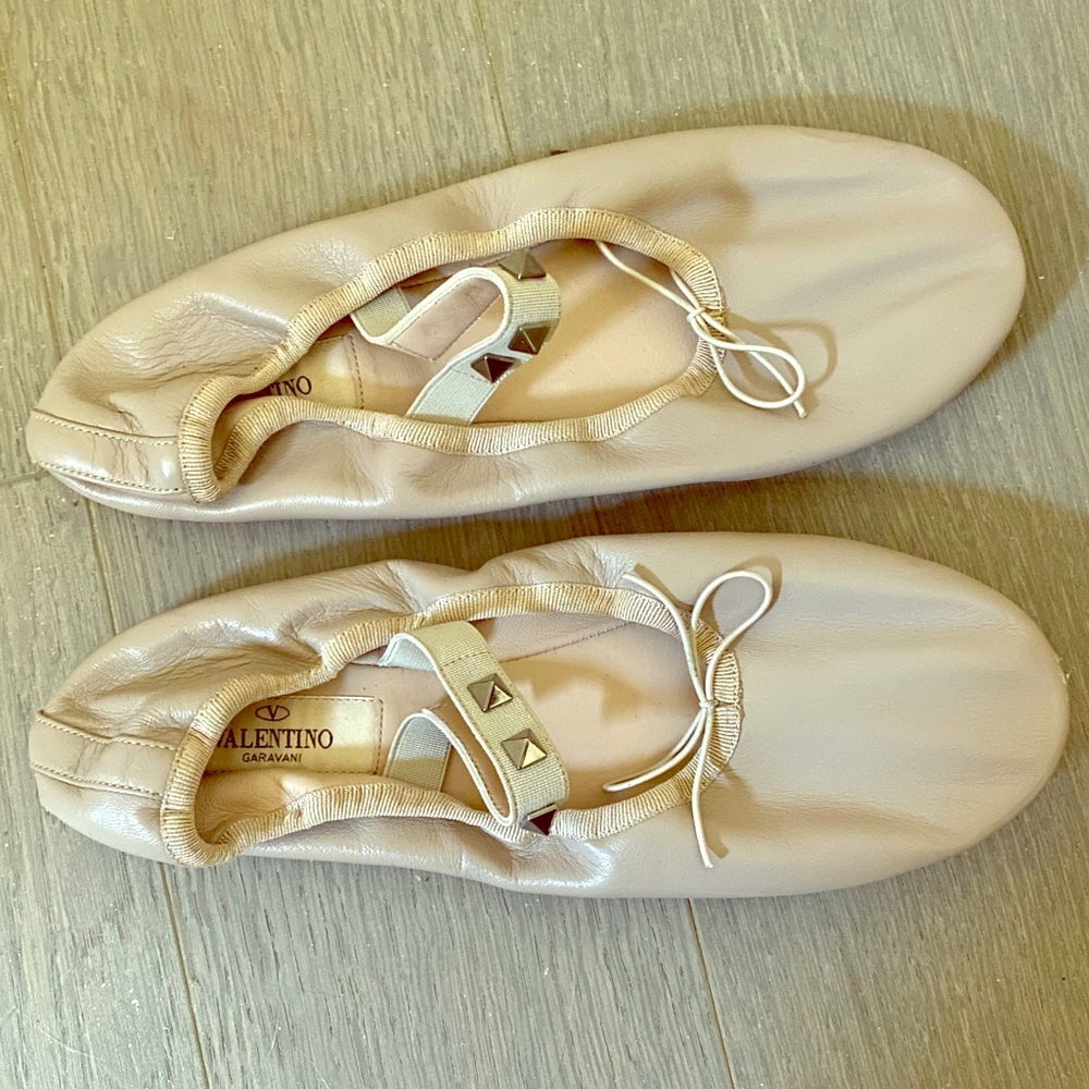 Valentino Garavani Rockstud Leather Ballerina Flat